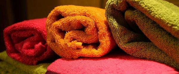 can you wash kitchen towels and bath towels together