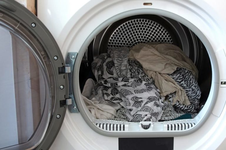 How to Stop Clothes Creasing in the Tumble Dryer