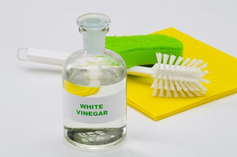 Where to Buy White Vinegar for Cleaning in the UK