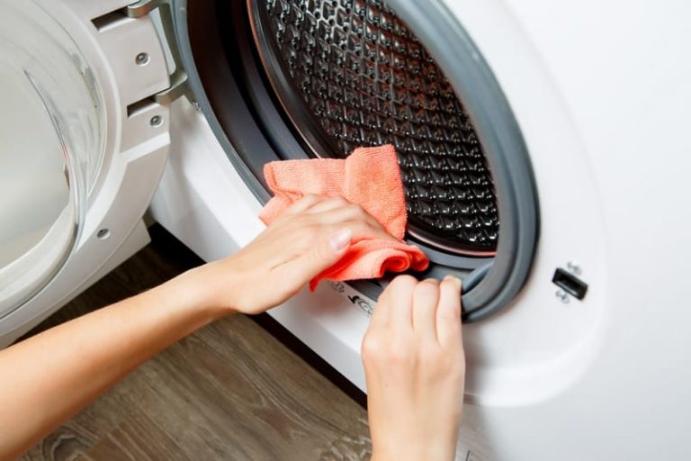 How to Clean a Washing Machine with Soda Crystals