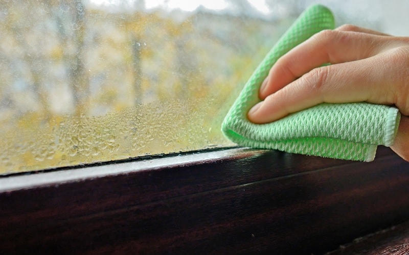 Cleaning Condensation on Window