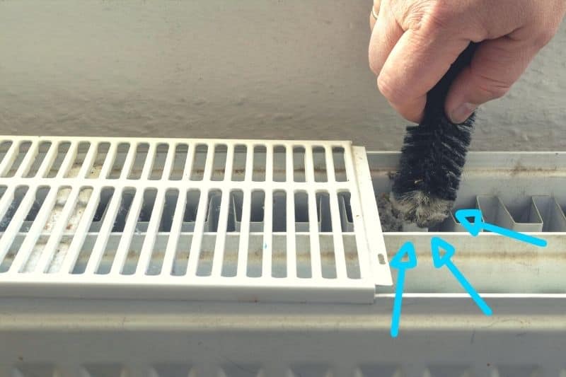 How to Clean a Radiator with a Top Grill