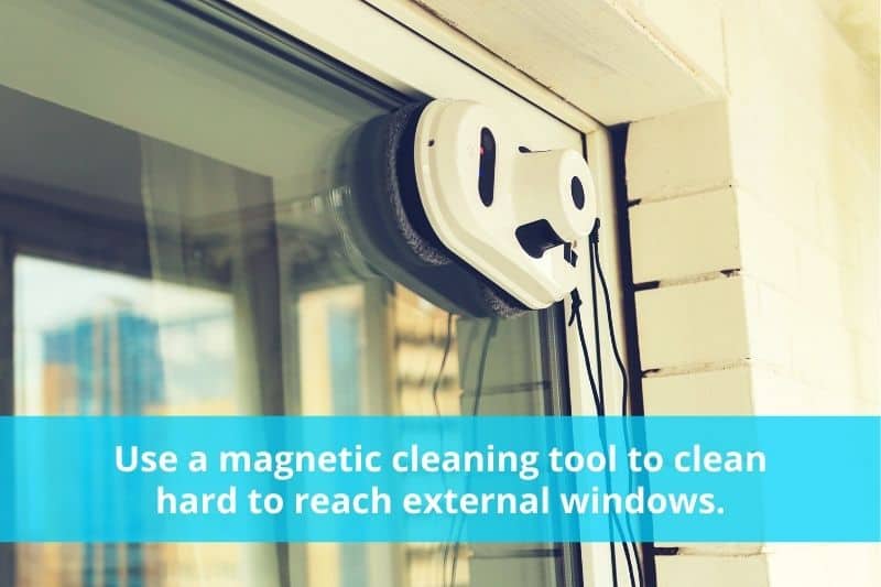 How to Clean Outside Windows that You Can't Reach [9 different ways]