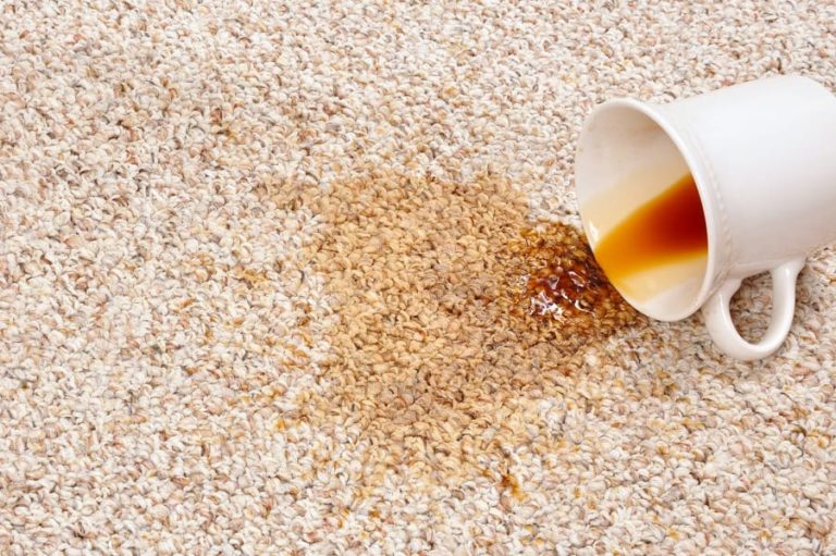 How to Remove Tea Stains From a Carpet