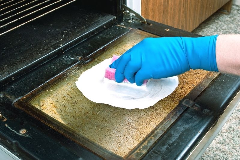 Cleaning Glass Inside the Oven Door