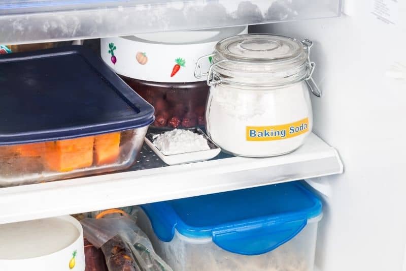 Putting Baking Soda in Refrigerator