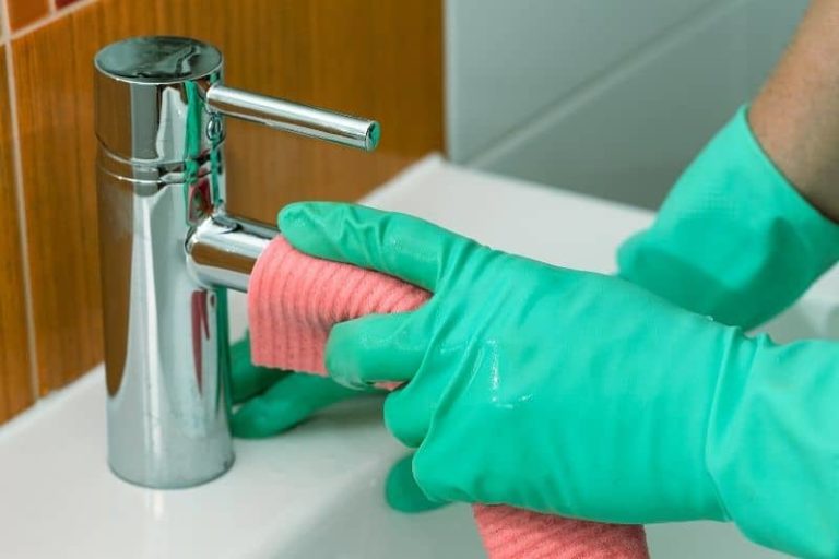 How to Get Limescale Off Taps