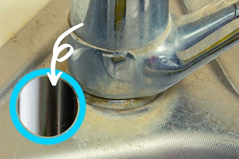 How to Get Limescale off Taps