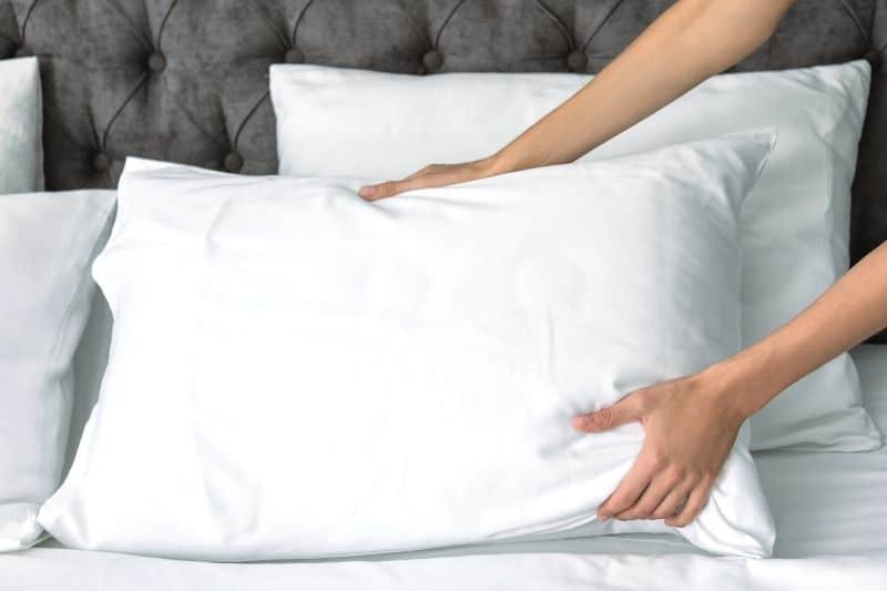 Plump Feather Pillows to Keep Them Fluffy