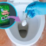 Unblock a Toilet With Soda Crystals