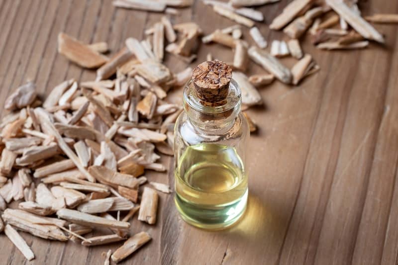 Cedarwood oil and cedarwood chips