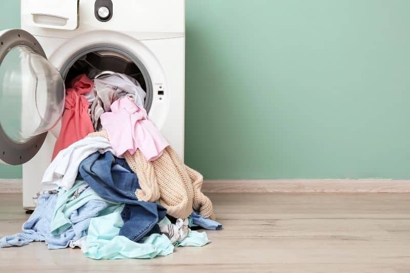 Too Much Clothes on Washing Machine