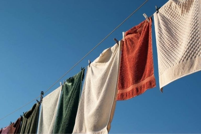 How to Keep Towels Soft Without a Tumble Dryer