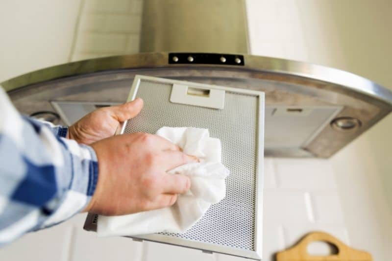 Cleaning the Cooker Hood Filter