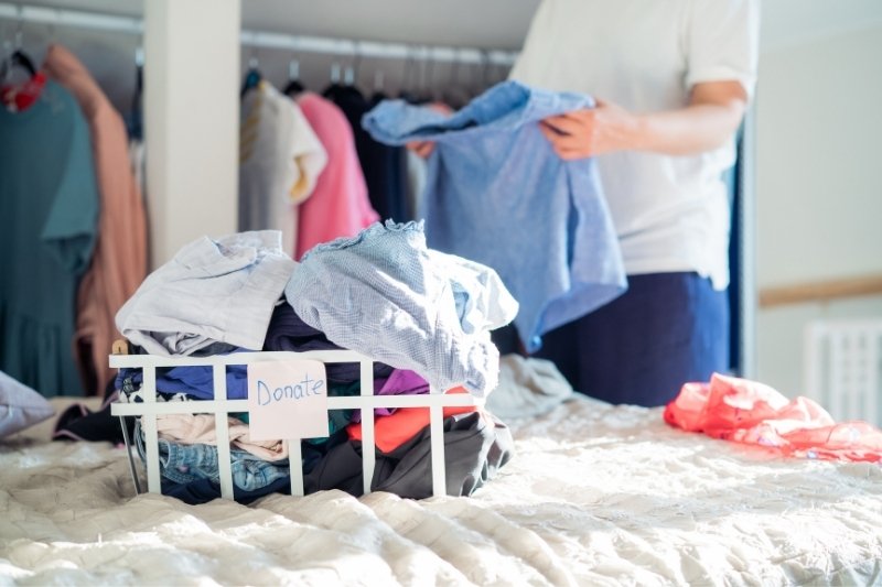 decluttering clothes for donation