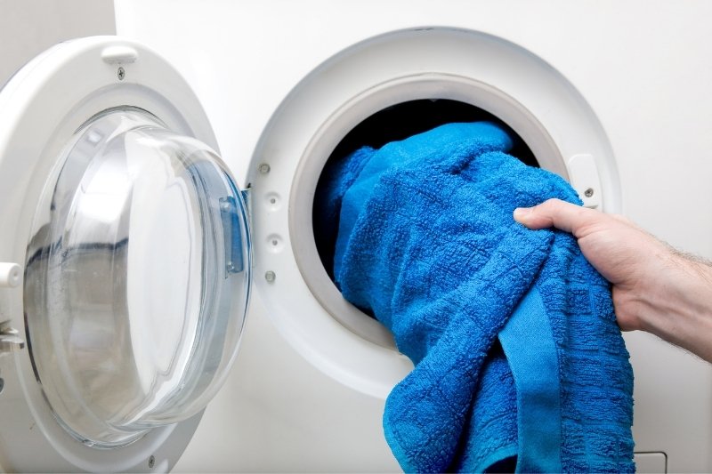 drying clothes in tumble dryer