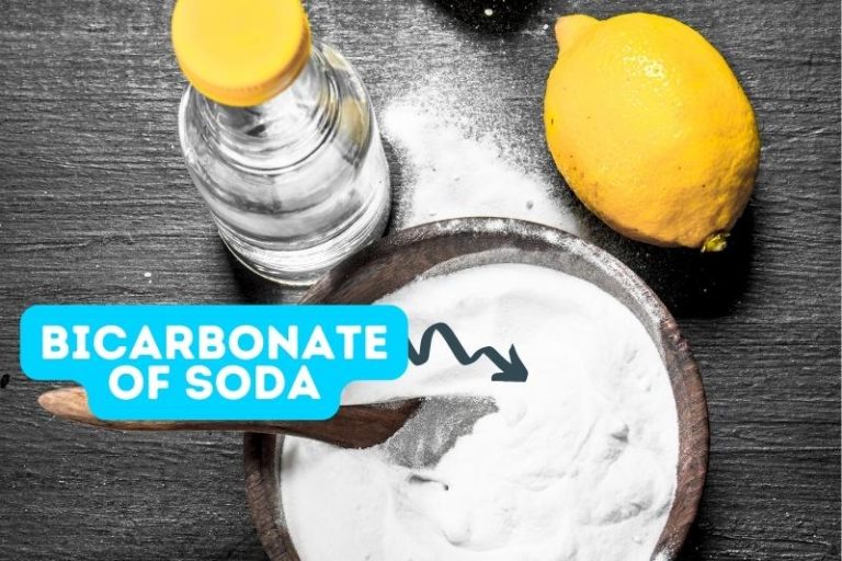 How to Clean a Microwave with Lemon