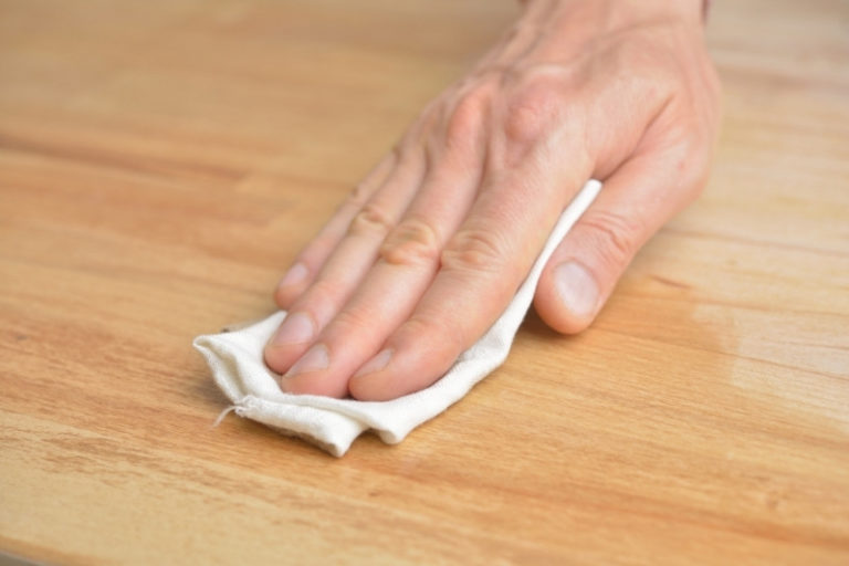 How to Clean Wooden Worktops