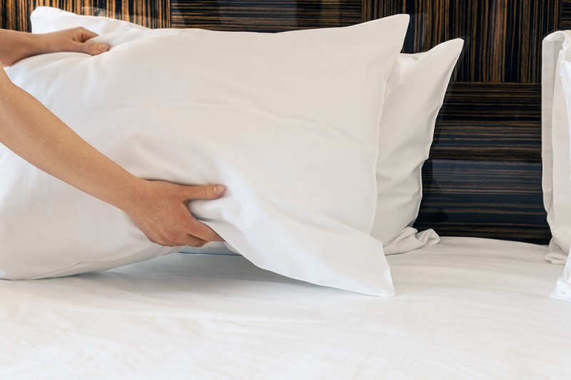 How to Fluff a Polyester Pillow