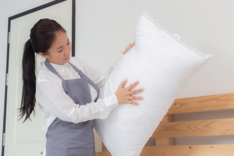 How To Fluff A Pillow