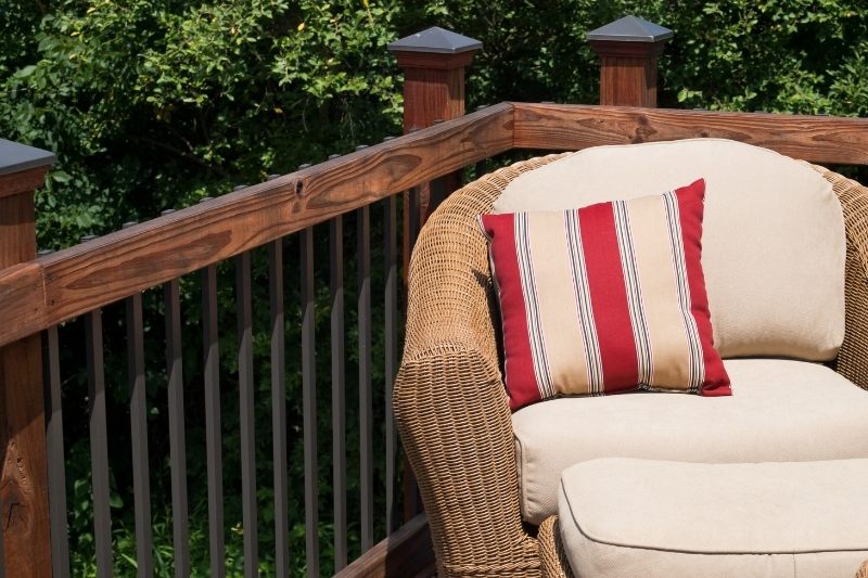 How To Clean Patio Furniture With Vinegar, Can You Wash Outdoor Furniture Cushions In The Washing Machine