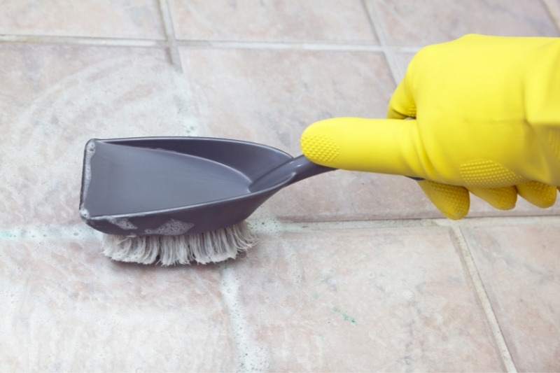 cleaning tiles and grout