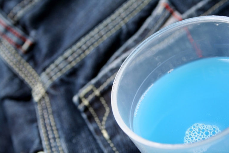 What Happens When You Wash Clothes Without Detergent?