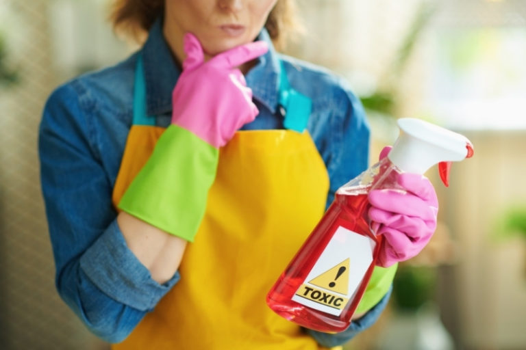 What Cleaners Can Be Mixed with Bleach?