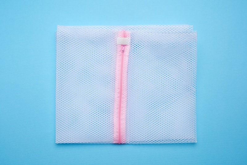 Mesh laundry bag for delicates