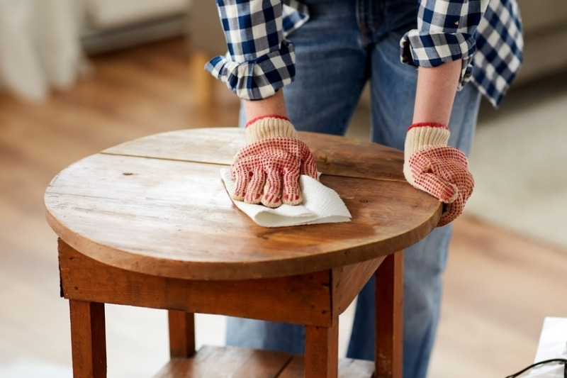 degreasing table with acetone