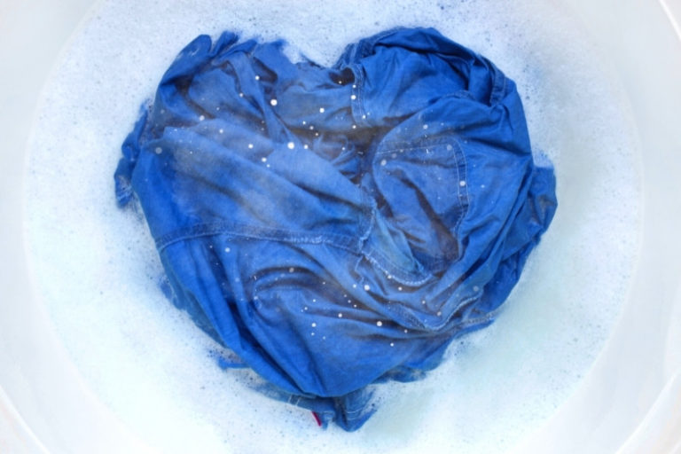 How to Remove Fabric Softener Residue from Clothes