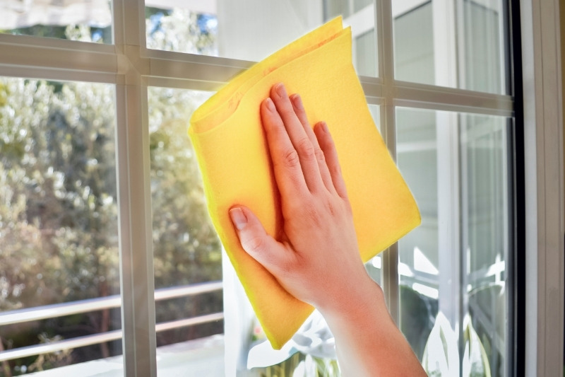 cleaning glass window