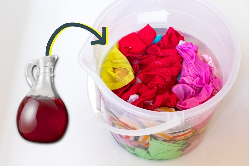remove clothes stain with red wine vinegar