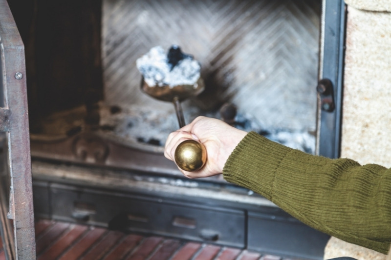 emptying fireplace ash