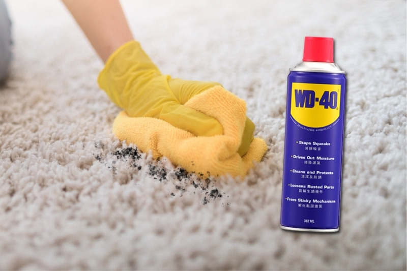 Xóa mực khỏi thảm với WD-40