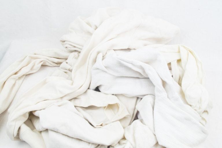 how-to-whiten-white-clothes-that-have-yellowed