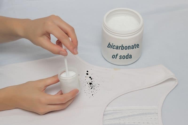 Does bicarbonate of soda remove ink