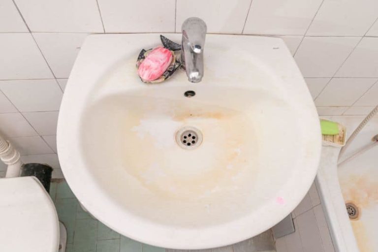 How to Remove Limescale From Sinks