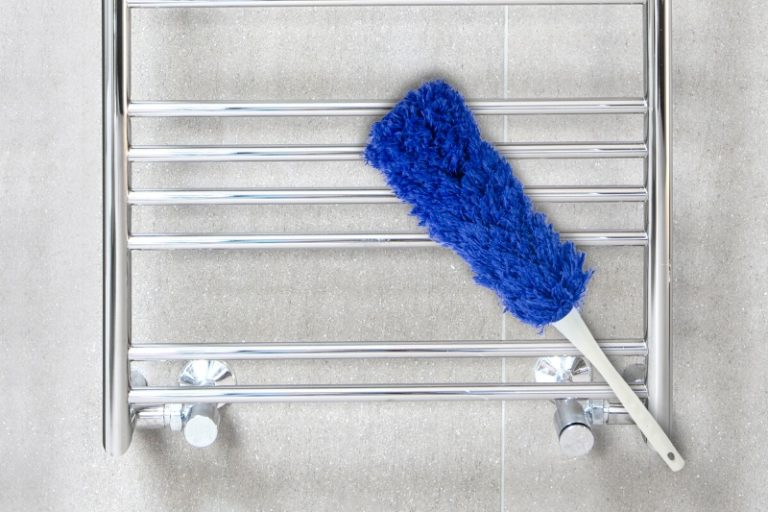 How to Clean a Chrome Towel Rail
