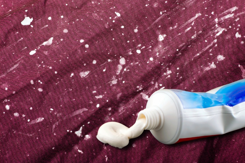 How to Remove Ink Stains from Clothes with Toothpaste