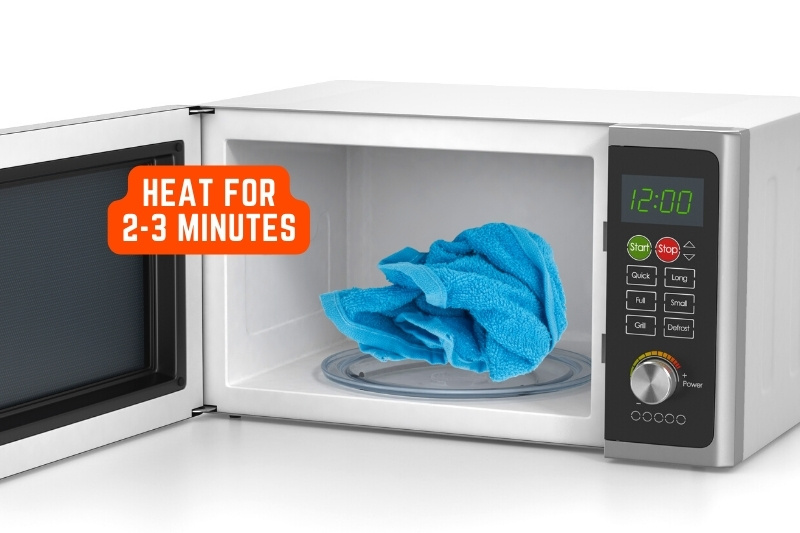clean microwave with small wet towel