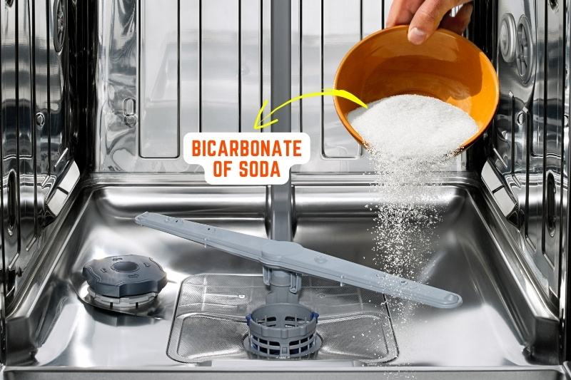 cleaning dishwasher with bicarbonate of soda