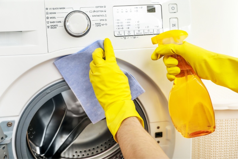 https://inthewash.co.uk/wp-content/uploads/2022/12/cleaning-washing-machine.jpg