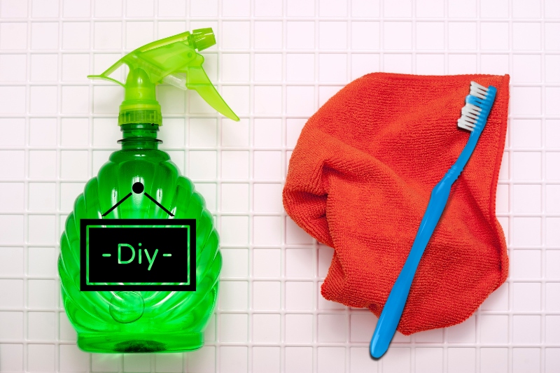 DIY Grout Cleaning Spray