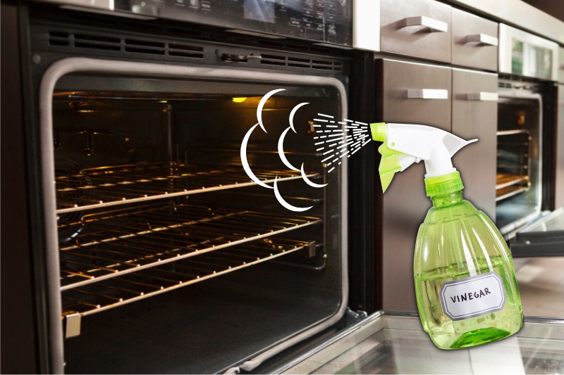 clean oven with vinegar and water solution