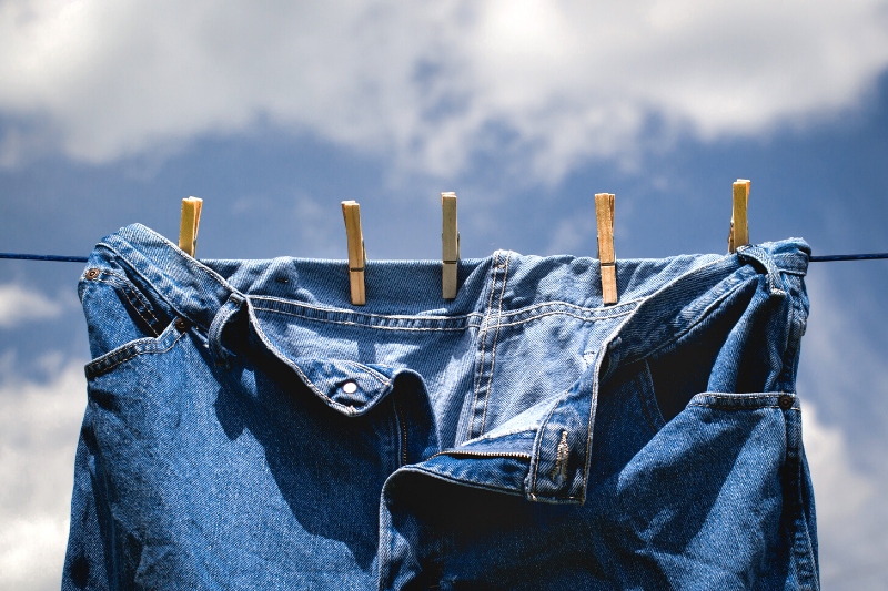 dry jeans in clothesline