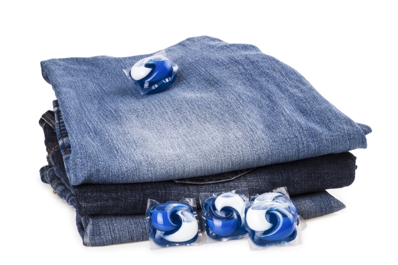 jeans and laundry detergent pods