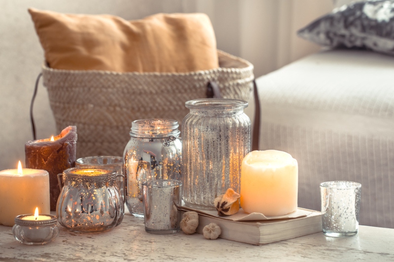 candles and jar decor