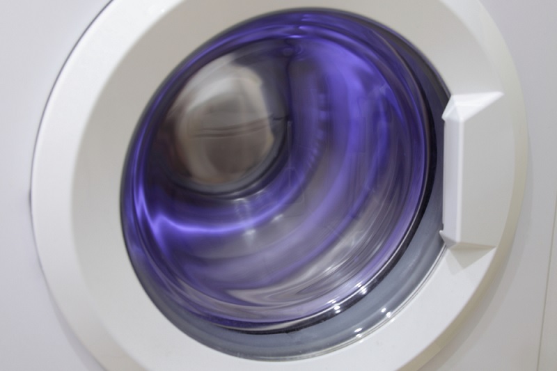 Washing machine spinning