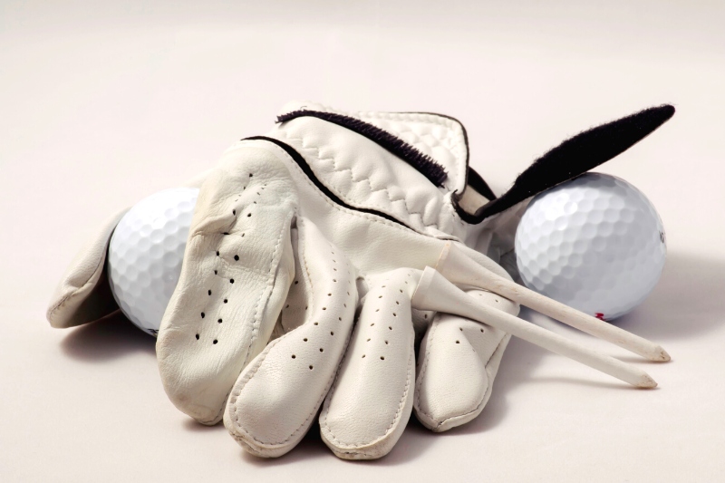 golf gloves and golf balls